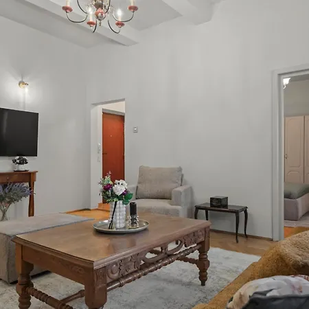 Ultracentral * Bükreş