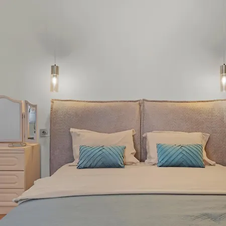 Ultracentral * Бухарест