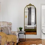 Ultracentral Apartment